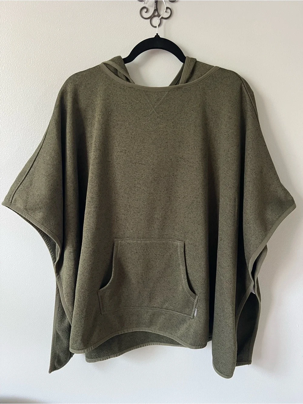 Eddie Bauer Radiator Fleece Olive Green Hooded Poncho/Sweater Roomy Women’s